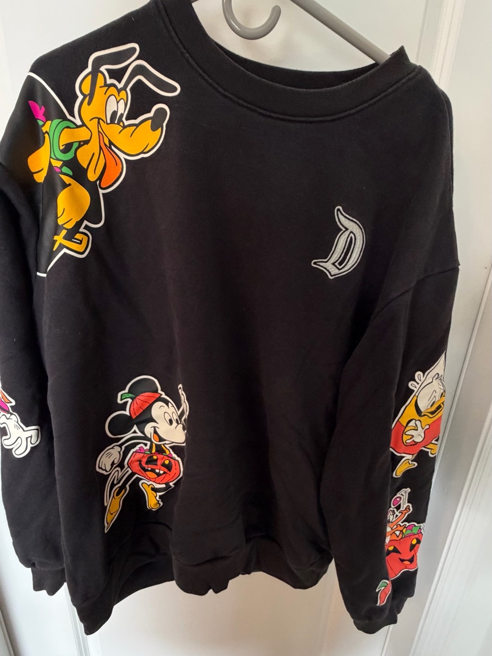 Disneyland Resort Black Halloween Crewneck Mickey & Friends XL